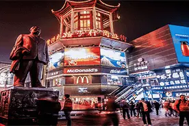 100万游客堵在长沙图片