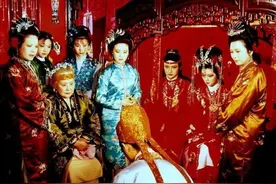 曹雪芹并不姓曹，生前写完《红楼梦》全书，日本应该收藏有后30回图片
