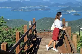 俄罗斯姑娘：为还房贷远赴韩国图片