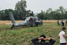 高僧开过光也不灵了！阿帕奇还没有捂热就摔了，没有摔散算灵验？图片