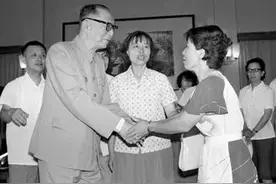 92年聂荣臻去世，临终前嘱咐女儿聂力：有机会去日本看看“妹妹”图片