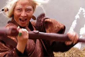 当世武功最高的三人联手，也不能一招秒杀金花婆婆，那这三人是谁图片