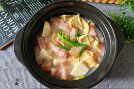 竹笋和这肉一起煲，鲜香美味又简单，连喝3碗还没够，太鲜了图片