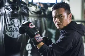 63岁苗侨伟60岁华仔74岁郑少秋，谁才是港星冻龄男神的天花板？图片