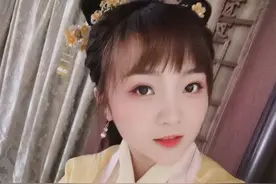 21岁林妙可被嘲像大妈，晒美照回应争议？浓妆滤镜难掩青春痘图片