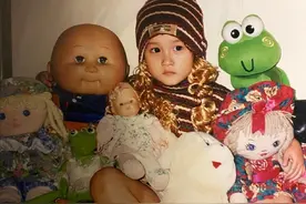 关晓彤晒童年照，看到照片网友们才知道为什么叫她“京圈格格”图片