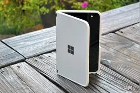 微软 Surface Duo 评测：一款漂亮、令人眼花缭乱的手机图片