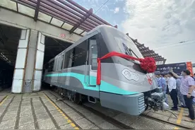 再过4个月！16号线全部六节编组！今天，上海第6000辆列车到货！图片