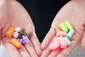 年轻人现在越发依赖耳塞了！想知道长期戴会不会对耳朵不好图片