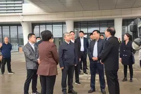 河南平顶山市委副书记赵宏宇一行到平顶山第一人民医院项目调研指导工作图片