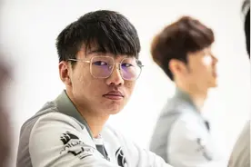 宁王首次披露自己成为职业选手的原因！S9的世纪之握只是习惯动作图片