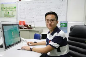 重庆小伙在富士康15年：实习生到经理，获郭台铭嘉奖，成风云人物图片