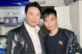 56岁刘锡明罕见露脸，中年发福令颜值崩坏，被倪震抹黑后长居台湾图片