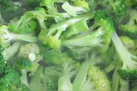 最适合“水煮”的5种蔬菜，轻松吃出好身材，还能“越吃越瘦”图片