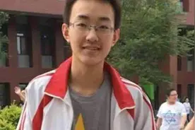 高考“偏科最严重”的学霸，外语142数学却考了37分，可惜了图片