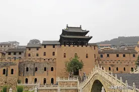 山西晋城湘峪村，一座四百年历史的明代古堡，背山面水、固若金汤图片