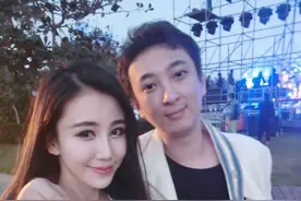 王思聪16岁才知道家里有钱，王健林7字搞笑回复，网友：亲生的！图片