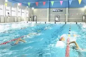 虹口游泳学校幼儿游泳长训学习班招生开始啦，等你来报名~图片