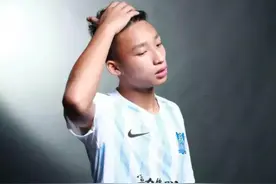 青春力量？3-0战胜恒大的比赛中，广州富力派出17岁高中生前锋图片