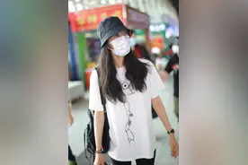 韩雪回归朴素装扮简洁大方，气质hold住衣服图片