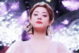 玩变装上瘾！孙俪公主造型却翻车，发腮明显公主变后妈太有喜感了图片