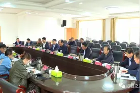 岷县与青岛西海岸新区项目对接会议召开 徐景义主持并讲话图片
