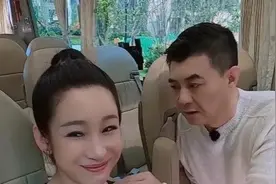 “现代陈世美”王新军：前妻捧红他，却娶秦海璐，参加妻旅5翻红图片