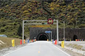 四川已完工5年的超级工程，海拔4000米以上建隧道，外媒：不可能图片