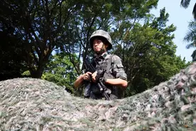 退役半年又出发，柔弱女生圆梦特种兵图片