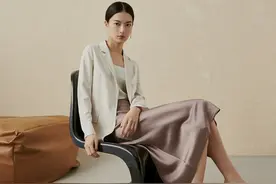女人的成熟，是从穿真丝开始的图片