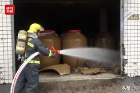 直击泸县6.0级地震 |200余吨高浓度白酒泄漏！遇明火会发生爆燃 消防紧急稀释→图片
