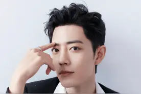 肖战私人行程被泄露，否认和李沁的恋情，进退两难反复被攻击？图片