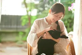 和干妹妹7日游，回家见妻子留言：和男闺蜜欧洲一月游，也住标间图片