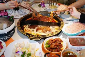 重庆火锅别有洞天，在厦门就能吃到地道重庆味，巴适得板图片