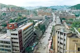 老照片：贵州遵义市，30年的时光转变，一座红色城市的旧日影像图片