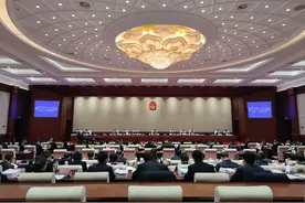 父母每年各10天育儿假！河南计生条例或将迎来“大修改”图片