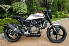 胡斯瓦纳 白箭 Vitpilen701图片