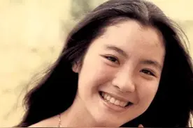 杨紫琼晒家族聚会照，80岁妈妈美腿抢镜，74岁富豪男友头发花白图片