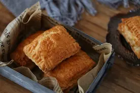 吃着臭，闻起来香，层层酥脆的榴莲酥，让你吃上一口就爱上图片