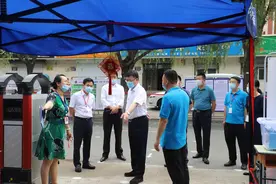 二道区委书记吴相道到一零八学校检查指导高考备考工作图片