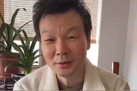 知名主持李彬消失后首现身！自曝得大病吃药眼肿，乐观治疗获祝福图片