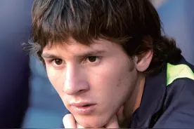 梅西和巴塞罗那足球俱乐部的三份合同图片