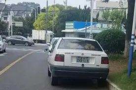 南通通州区连遇两部02式"京A"车牌，挂奔驰S600堪称无价之宝图片