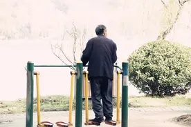人到中年，坚持每天压腿、拉筋，是锻炼身体还是伤害身体？了解下图片