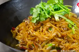 厨师长教你：“羊肉萝卜丝”的地方做法，冬至吃上一锅暖暖的图片