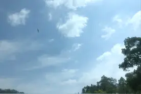五一小长假到山区呼吸一下新鲜空气，沿途大山好是壮观图片