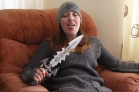 英国连环女杀手狱中打算结婚，曾经连杀3名壮汉抛尸，要嫁同性抢劫犯图片
