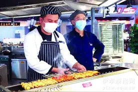 伊宁市：夜市复苏 烟火气重回城市图片