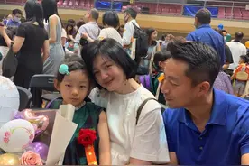 汪小菲自称欠大s一场婚礼，漫步沙滩看海，惨遭大s拒绝：万万不可图片
