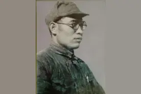 揭秘高岗在西北的凶悍作风：赤臂战劳山，板砖杀叛匪图片